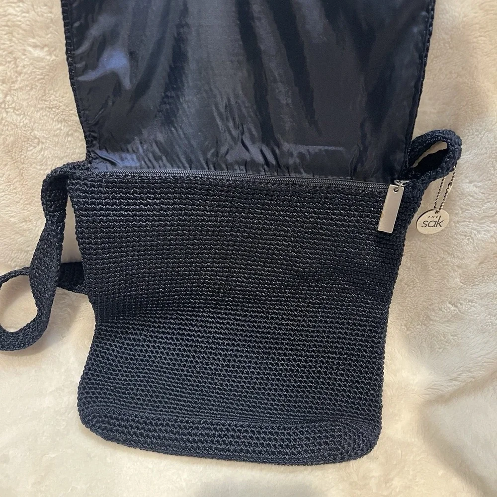 The Sak Crochet Crossbody Shoulder Bag Purse Navy‎ with Flap READ pen marks